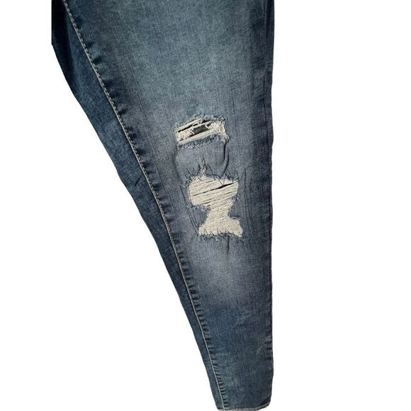 SO Super High Rise Distressed Jeggings - Picture 3 of 5